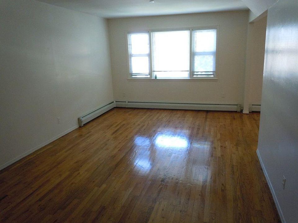 1st image of 2544 Parsons Blvd #3