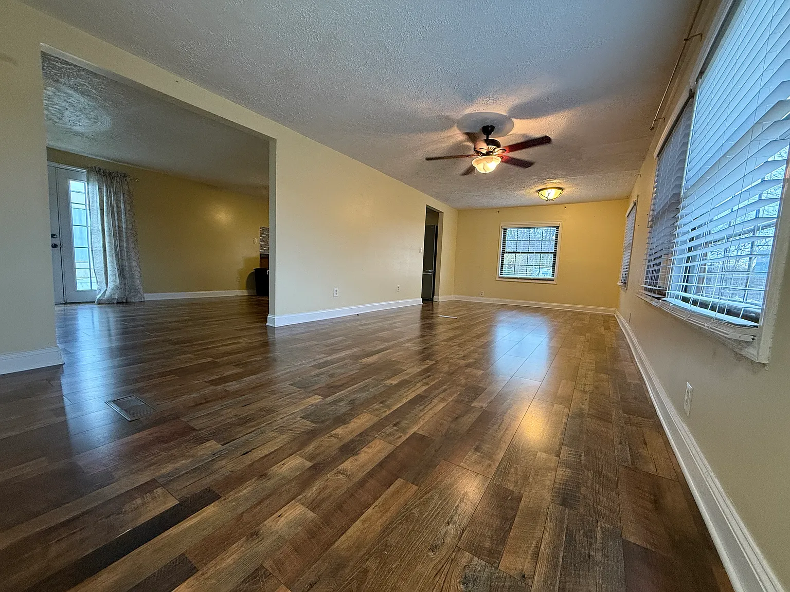 2 bed, 1680 sqft, $995 — Photo 2