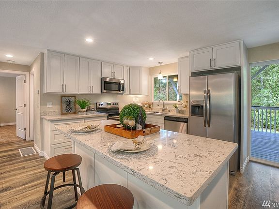 3rd image of 4038 Rainwood Dr NW