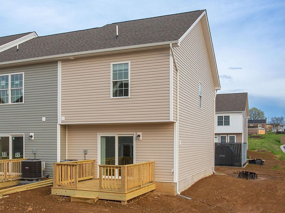 2nd image of 1300 Luke Ln