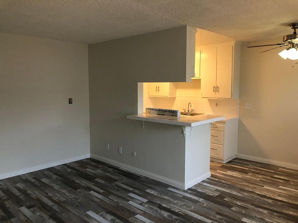 1st image of 337 Riverdale Dr #10