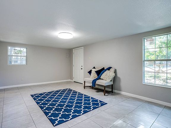 5th image of 232 Regina St #2