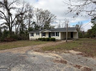 184 Belvue Ave, Lyons, GA 30436