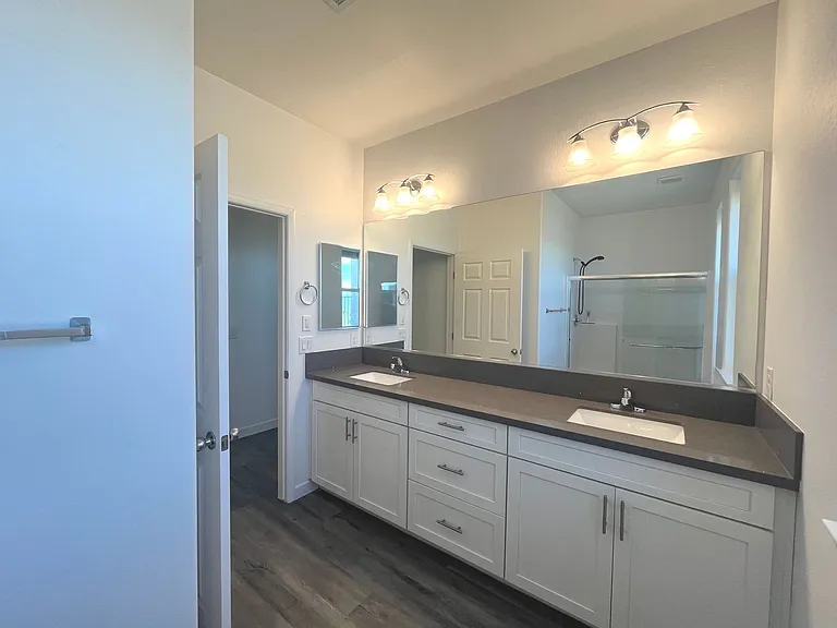 1533 Franklin Ln — Photo 34