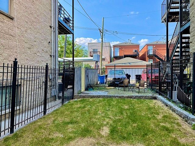2nd image of 2538 W Flournoy St
