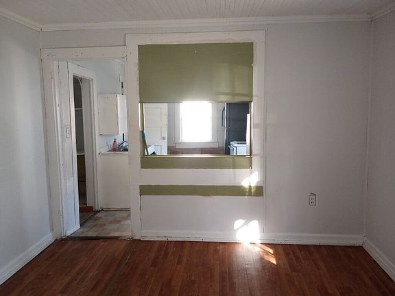5th image of 305 River St
