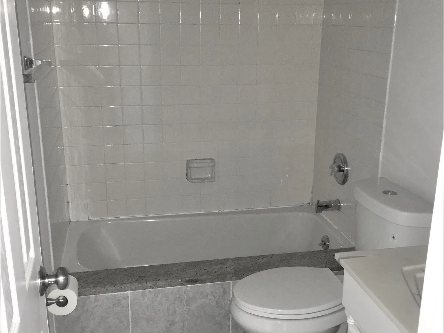 4398 Hamilton Ln — Photo 2
