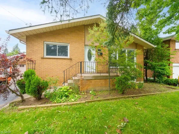 46 Sanatorium Rd, Hamilton, ON L9C 1Y2