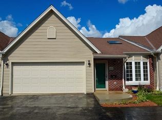 5203 S Tuckaway Blvd #5203, Greenfield, WI 53221