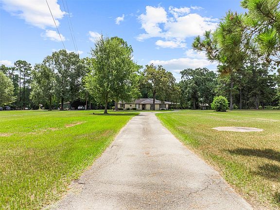 2nd image of 15856 Dewberry Ln