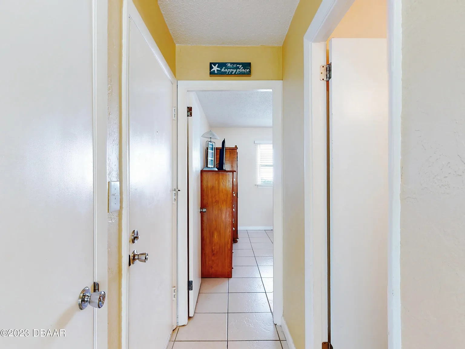 1 bed, 1.0 bath, 595 sqft, $1,900 — Photo 2