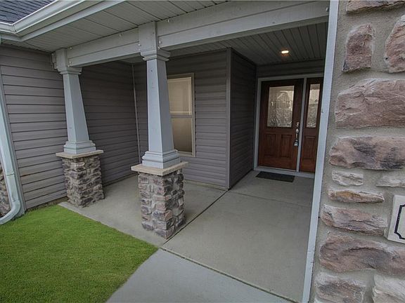 3rd image of 3855 Druze Ave