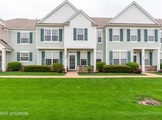 540 Topeka Dr #48, Grayslake, IL 60030