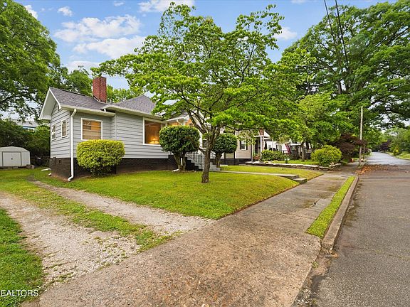 4th image of 1104 Melbourne Ave