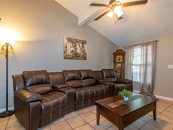 4th image of 8318 Woodlake Pl