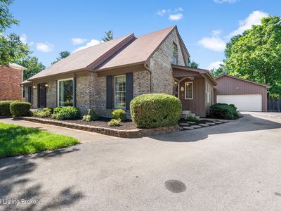 10907 Alloway Ct, Douglass Hills, KY, 40243