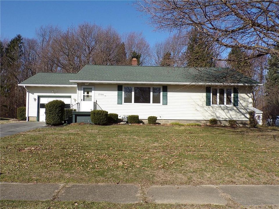 1st image of 1704 Cherry St