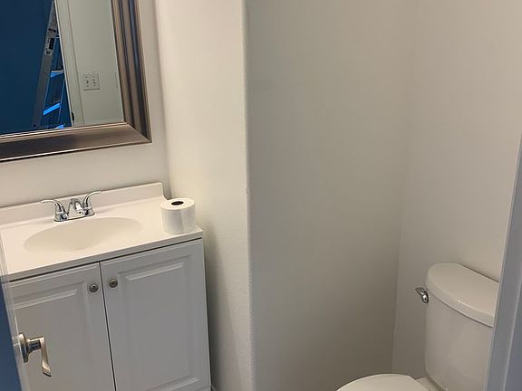 4th image of 11613 Roanoke Dr