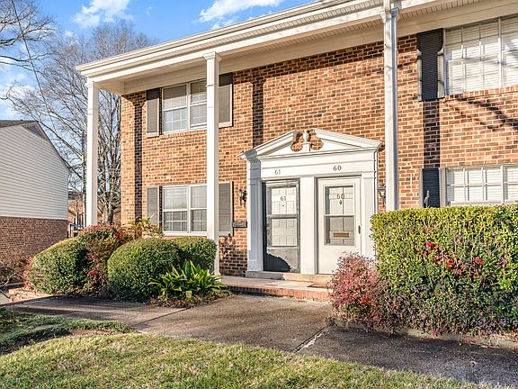 2nd image of 1002 Willow Dr APT 61