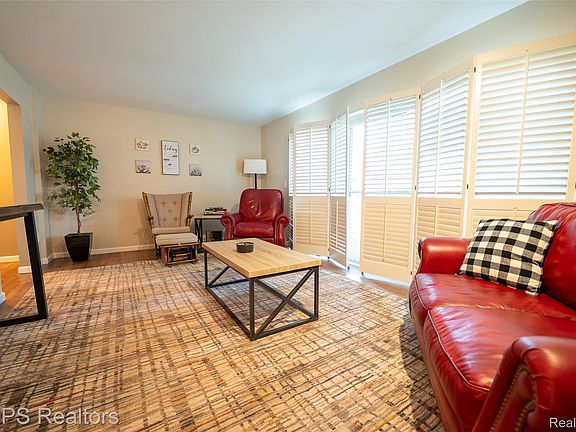 2nd image of 804 S Oak Brook Ridge Dr #149