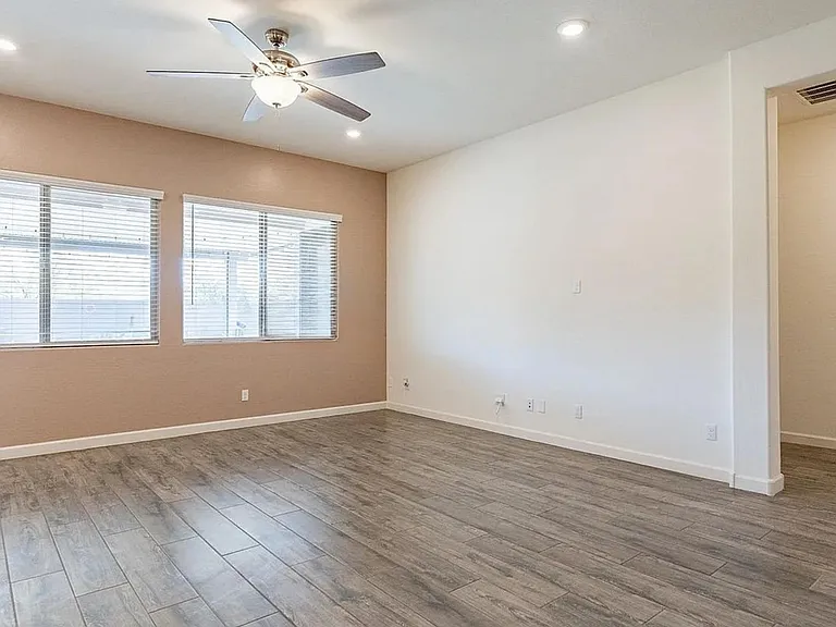 2811 W Pollack St — Photo 5
