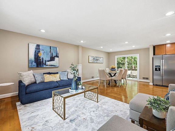 3rd image of 7608 Fiesta Way