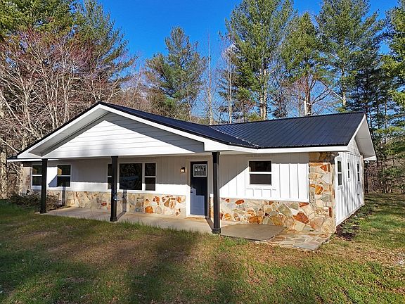 4th image of 32 Whippoorwill Way
