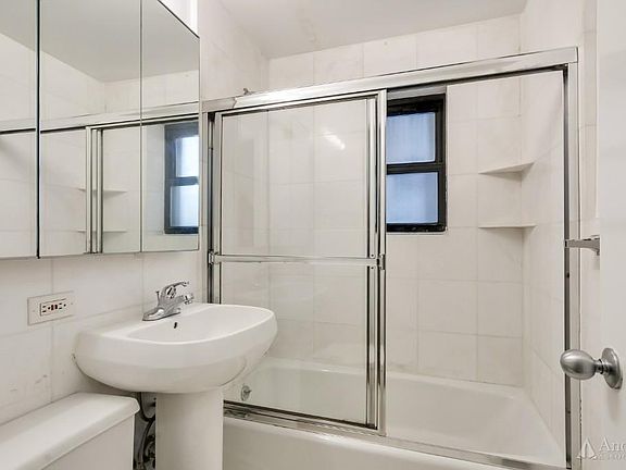 5th image of 148 W 68th St APT 2E