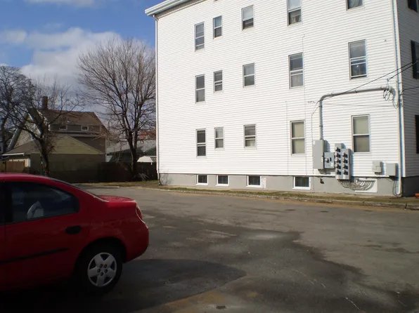 63 Robinson Ave APT 2, Pawtucket, RI 02861