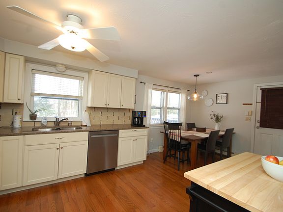 2nd image of 8 Teaberry Lane