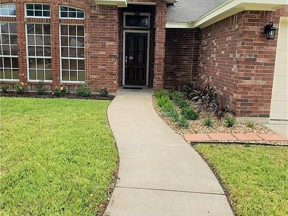 2nd image of 504 E Wisteria Ave