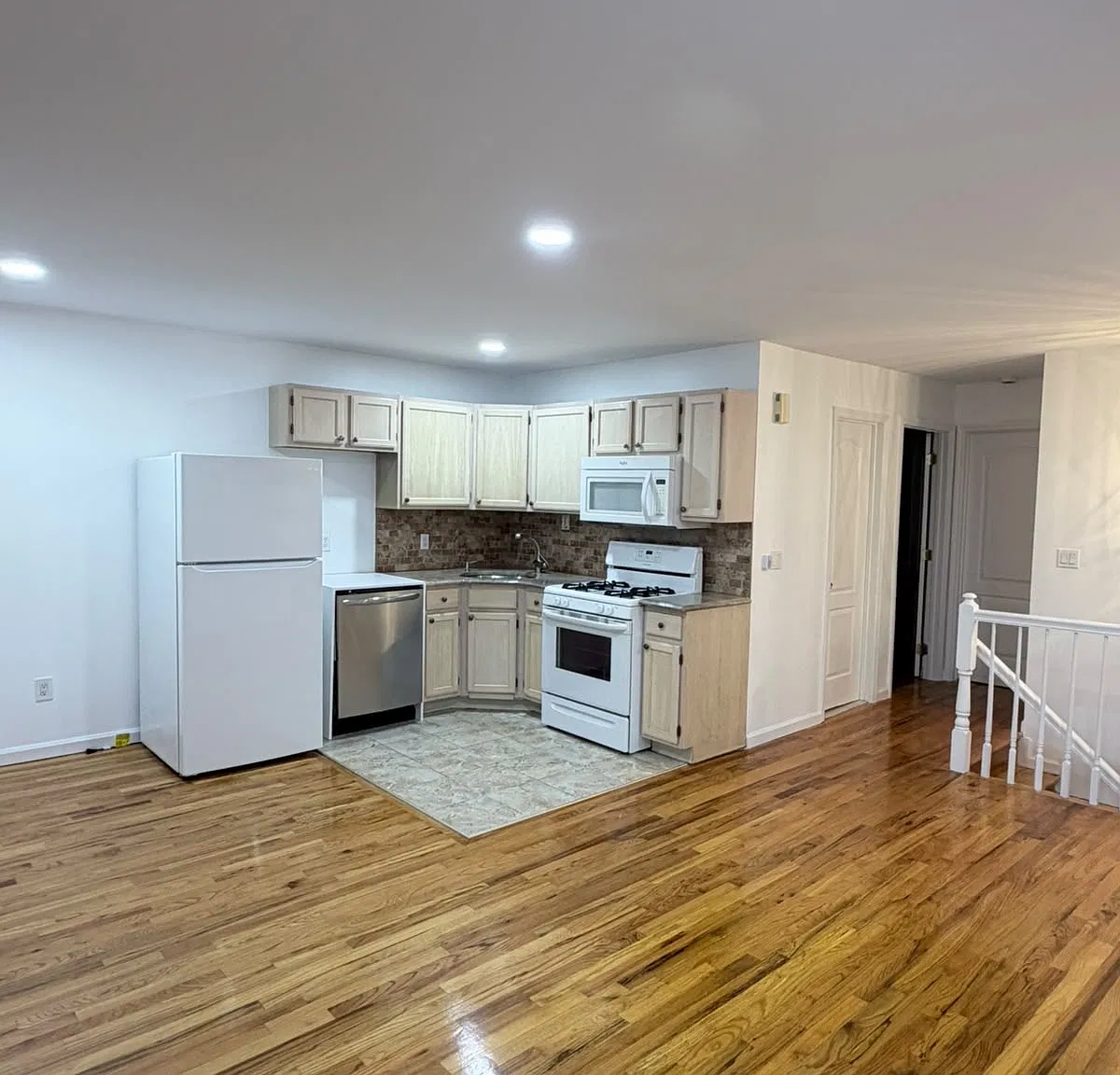 282 Ramona Ave — Photo 3