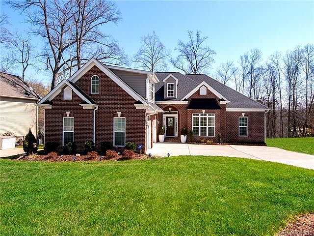 1st image of 104 Overlook Ct