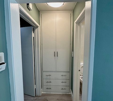5th image of 7555 De Longpre Ave APT 4