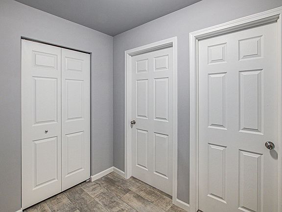 3rd image of 572 N Cygnet Lake Dr