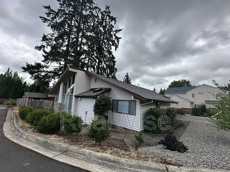 7730 SW Eaker Pl — Photo 6