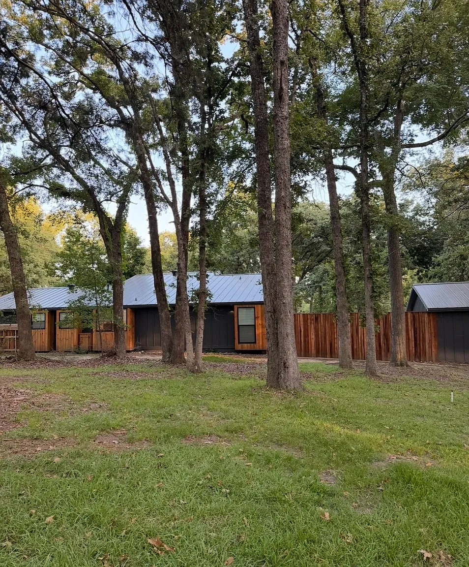 6528 Crestview Dr — Photo 2