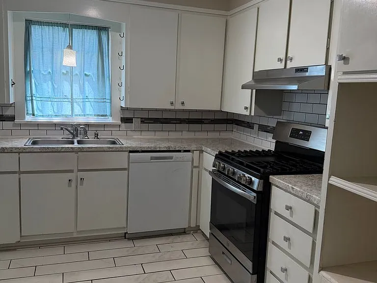 1140 Schex Dr — Photo 10