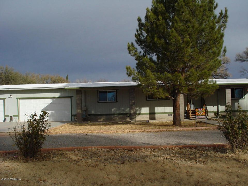 1st image of 104 E Cottonwood Ln