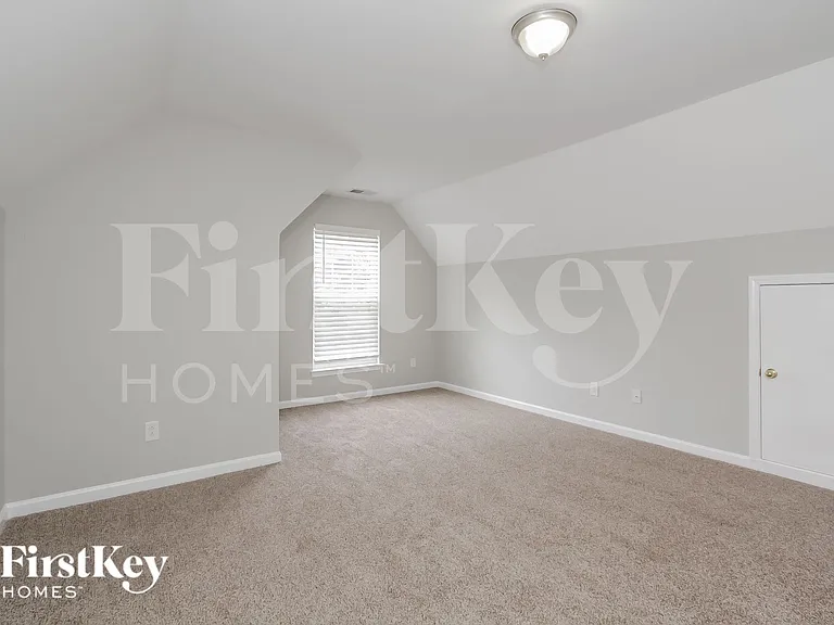 9708 Spring Park Dr — Photo 12