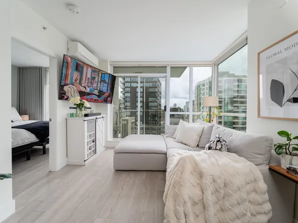 821 Cambie St #1908, Vancouver, BC V6B 0E3