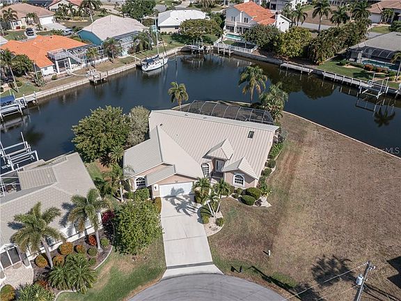 2nd image of 3631 Darin Dr