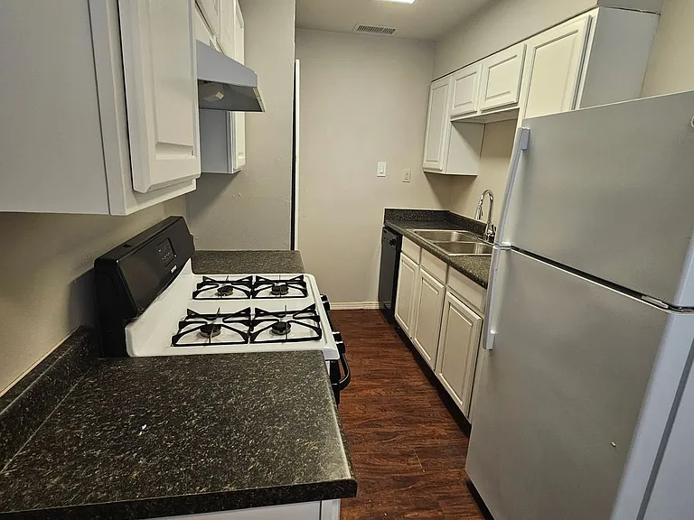 3911 Prescott Ave #6 — Photo 10
