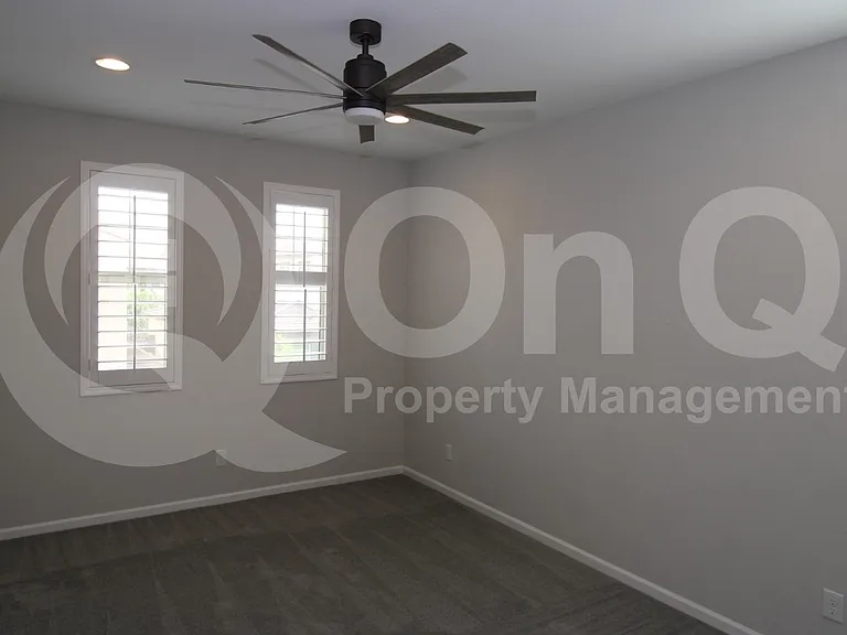 275 E Honeysuckle Pl — Photo 18
