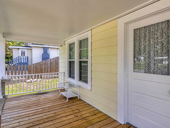 4th image of 453 Bell Avenue