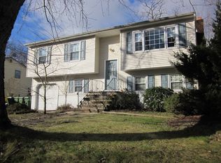 736 Vine Ave, Lakewood, NJ 08701