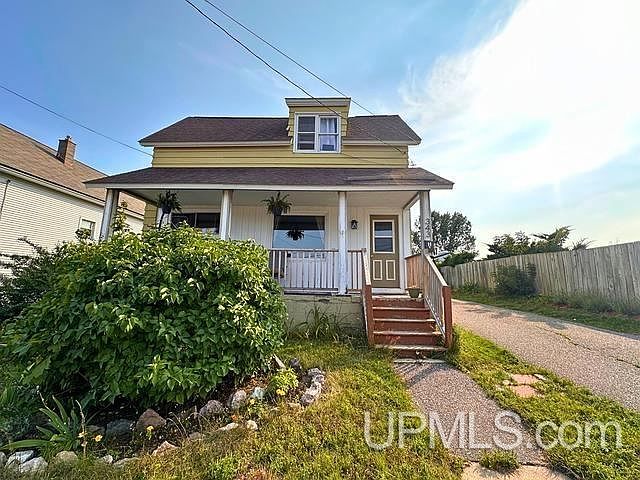 1st image of 343 Fisher St