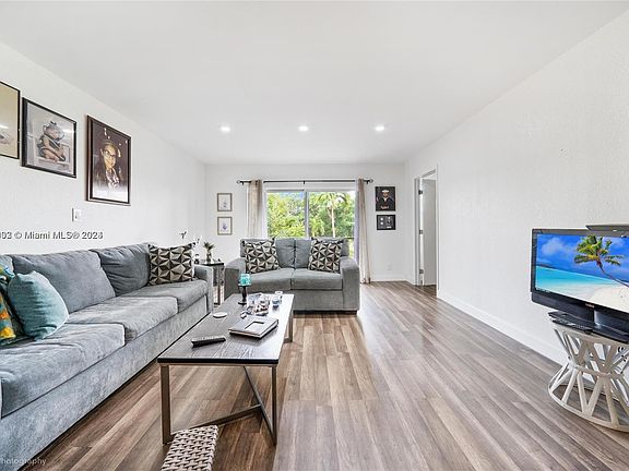 5th image of 6361 N Falls Circle Dr APT 310