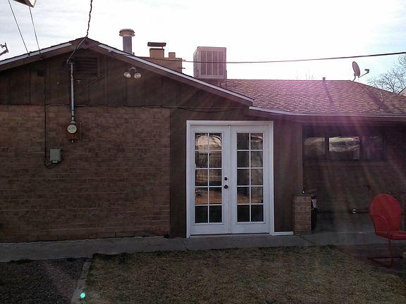 5th image of 423 Scranton Ave