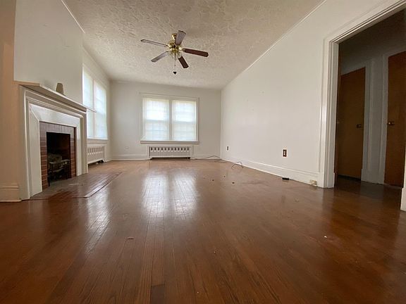 5th image of 826 Walker Ave